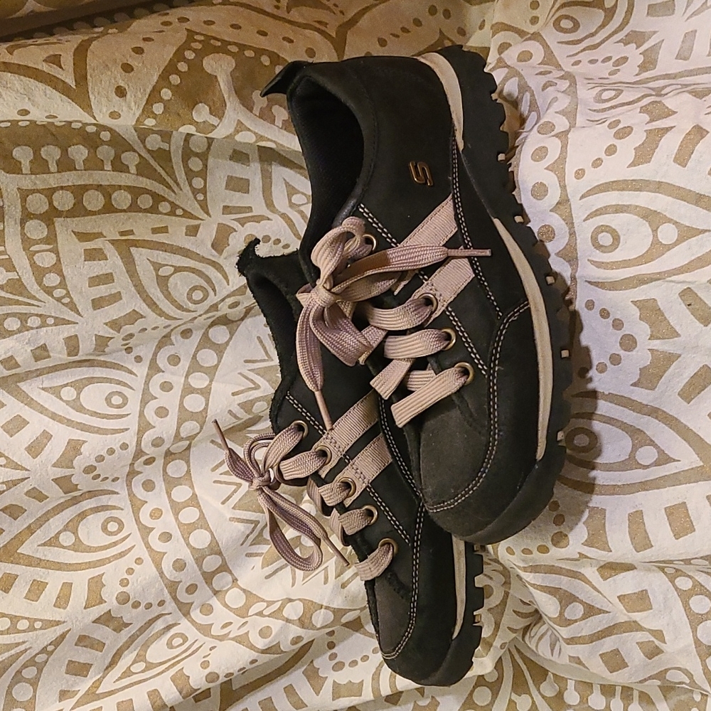 Skechers sport shoes